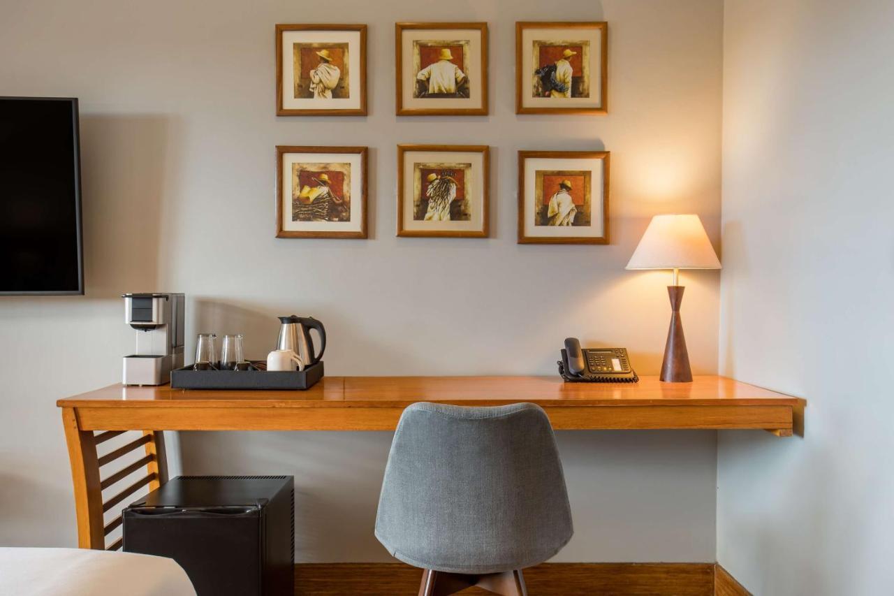 Radisson Hotel Tamboho Waterfront Antananarywa Zewnętrze zdjęcie